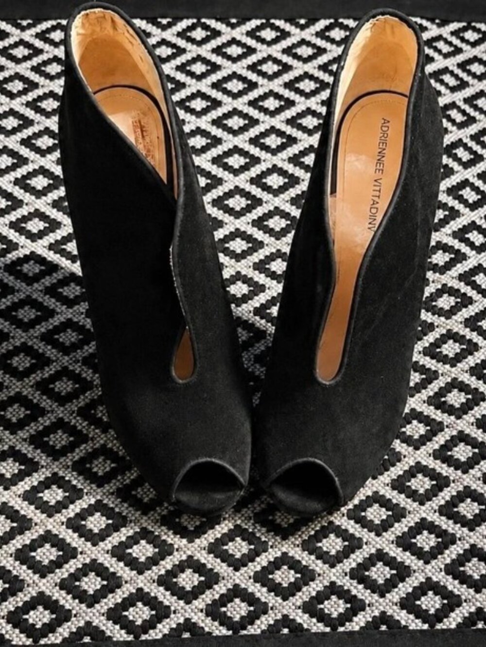 🔥Adrienne Vittadini Black Peep Toe Bootie Heels🔥